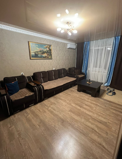 Продажа 2-комнатной квартиры, Симферополь, 1-й Конной Армии улица,  д.76